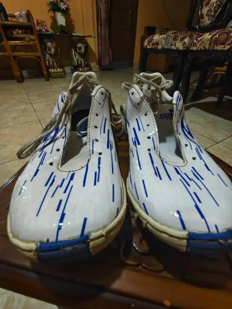 Sepatu futsal ls reborn ukuran 40