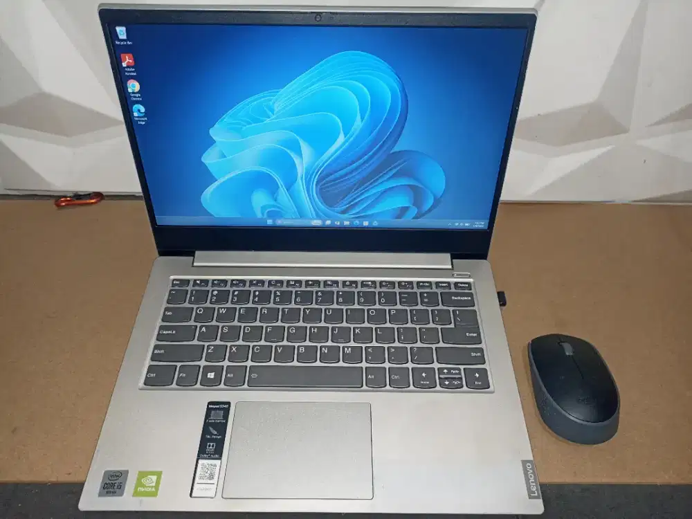 Laptop Lenovo i5 gen 10 Dual Vga SSD 512