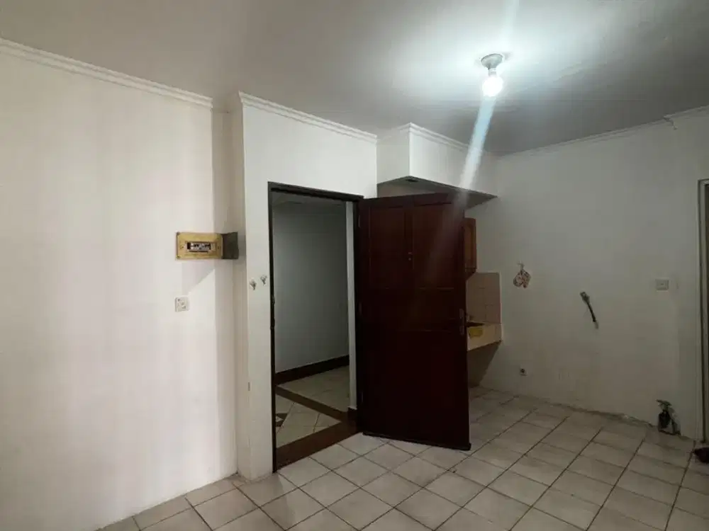 2BR Unfurnished Apartemen Mediterania Garden Residences 1 - Mall Central Park