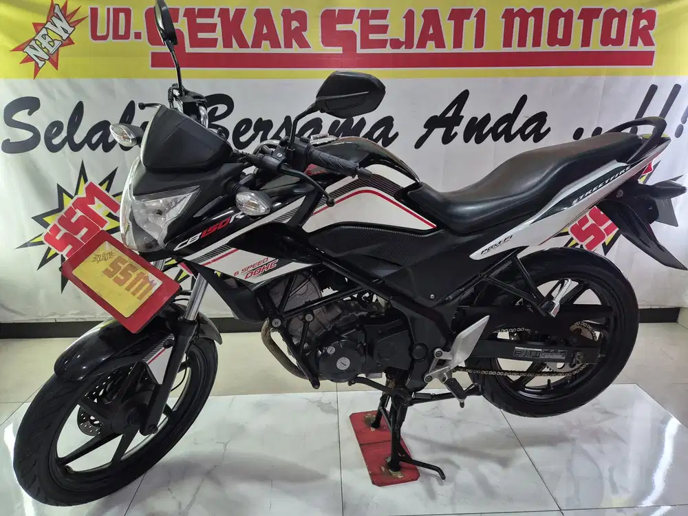 Honda Cb 150R fi htm steat fire