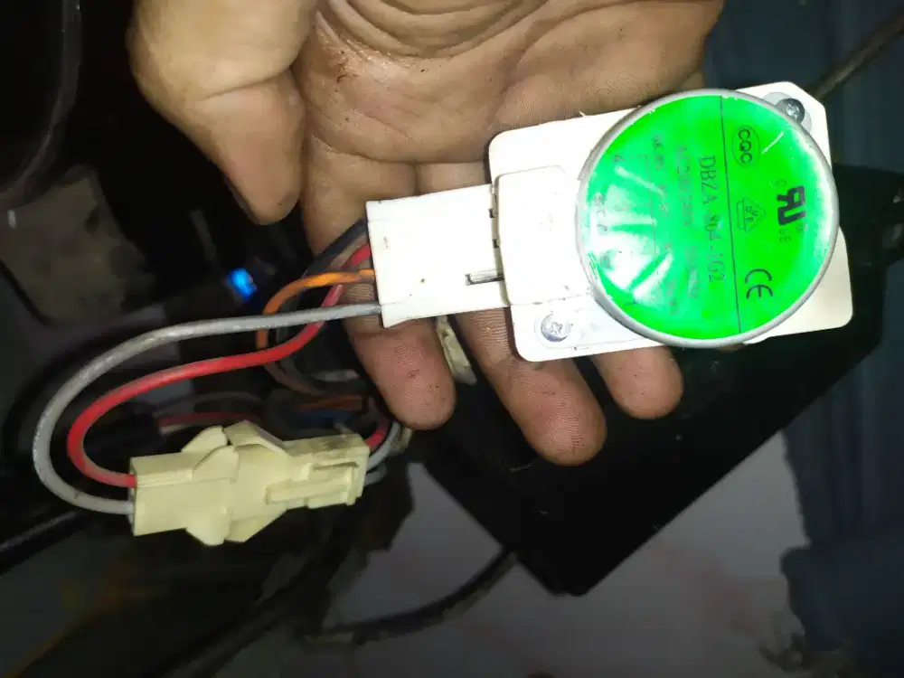 SERVICE KULKAS,AC DAN MESIN CUCI