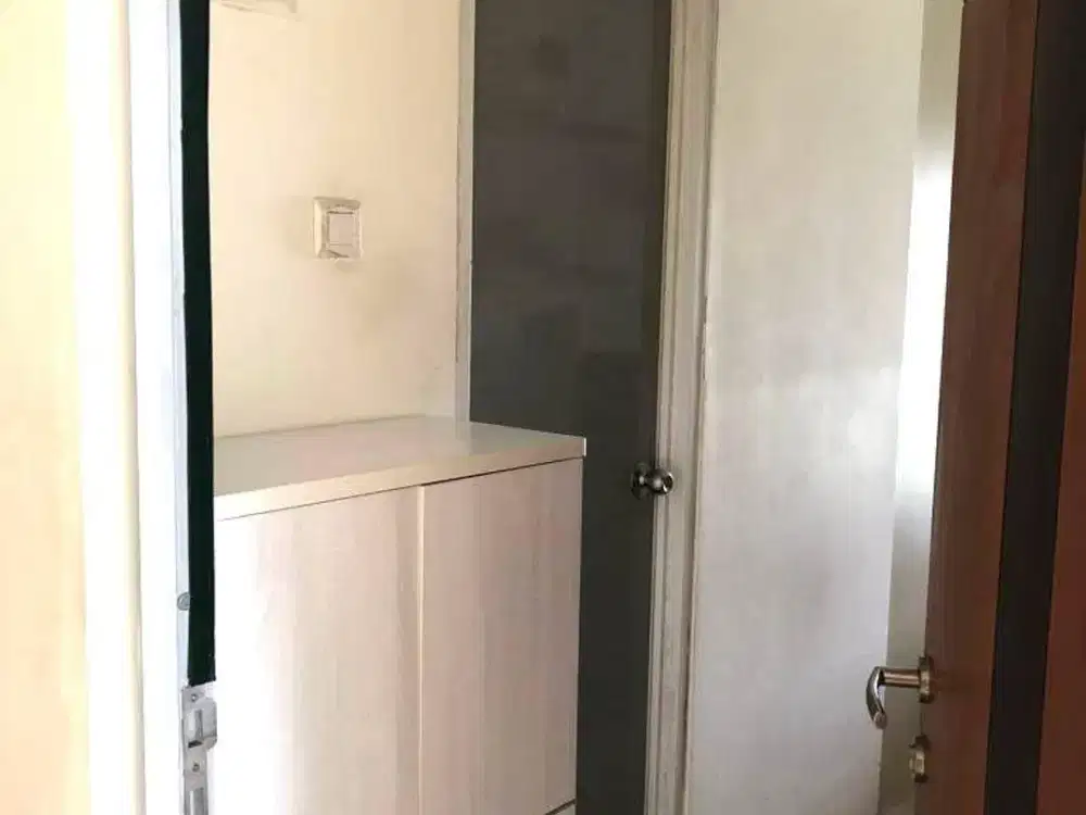 DIJUAL APARTEMEN GUNAWANGSA MERR TOWER B LANTAI 17 FURNISHED