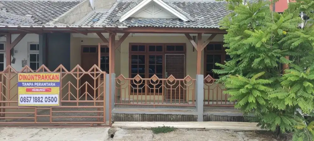 DI SEWAKAN RUMAH 1 1/2 LANTAI (HARAPAN INDAH)