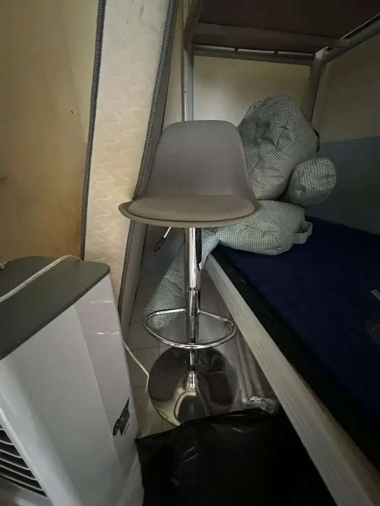 bar stool , kursi bar