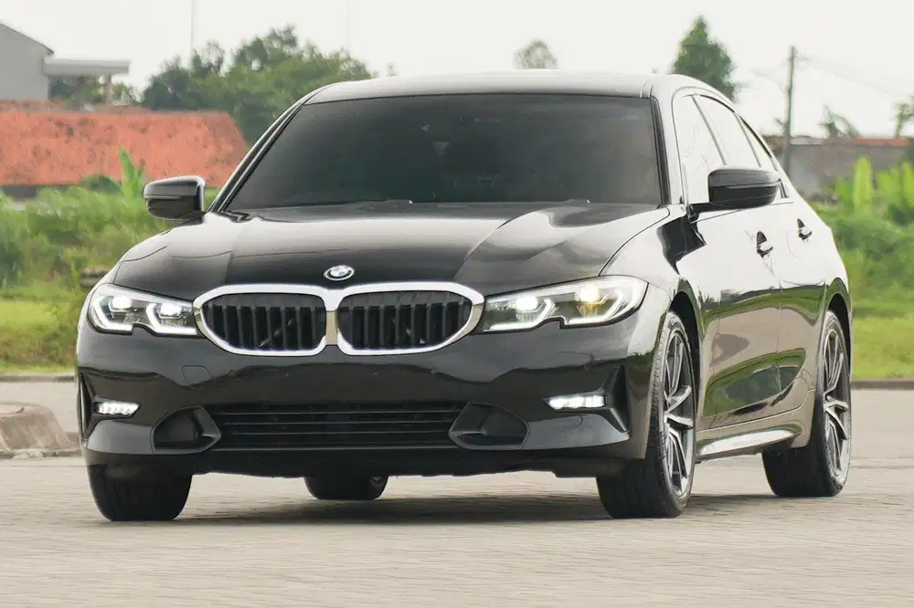BMW 320i Sport 2021 Black New Model