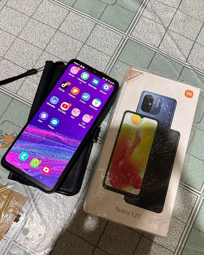 Redmi 12C 4/128gb fullset no minus