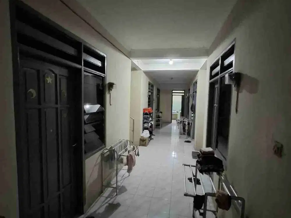 Dijual Rumah Kost Aktif Dinoyo Tengah Surabaya Pusat Dekat ke Jalan Raya Dekat Kampus WM Dekat Pom Bensin Dekat Gedung Keuangan Negara