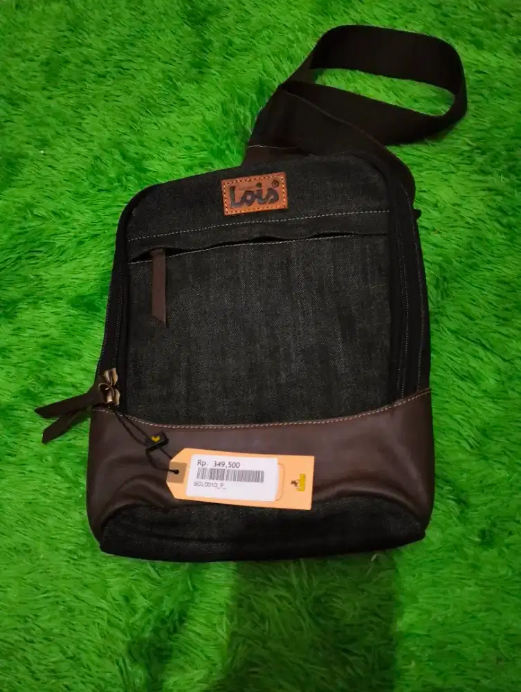 Tas selempang Lois original