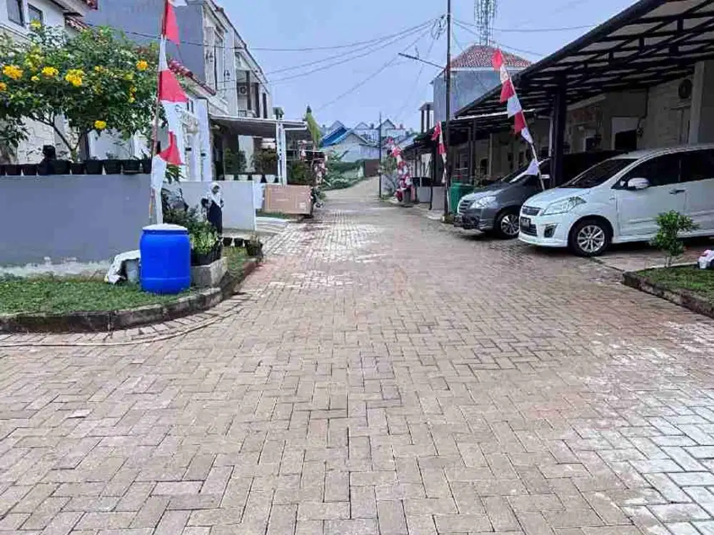 Persis Sbelah Gate Tol Rumah Mewah 1 Lt Siap Huni KPR Bebas Bank Apapun