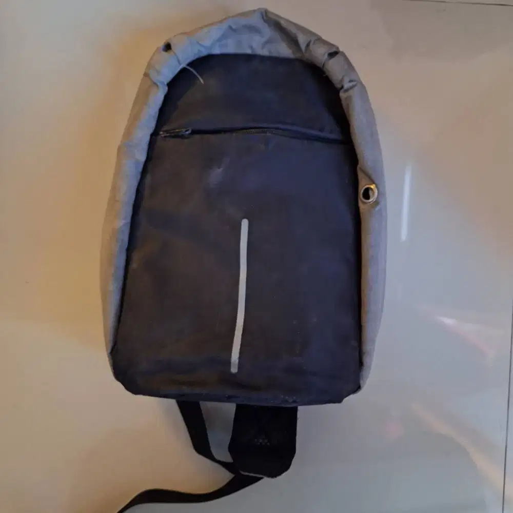 Tas Sling Bag Anti Maling USB – Tas Selempang Pria Wanita Waterproof A