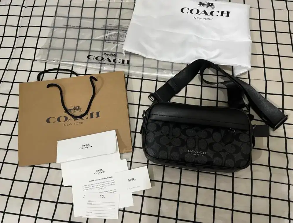 Coach Slingbag Pria Original Crossbody in Signature Canvas. Dijual