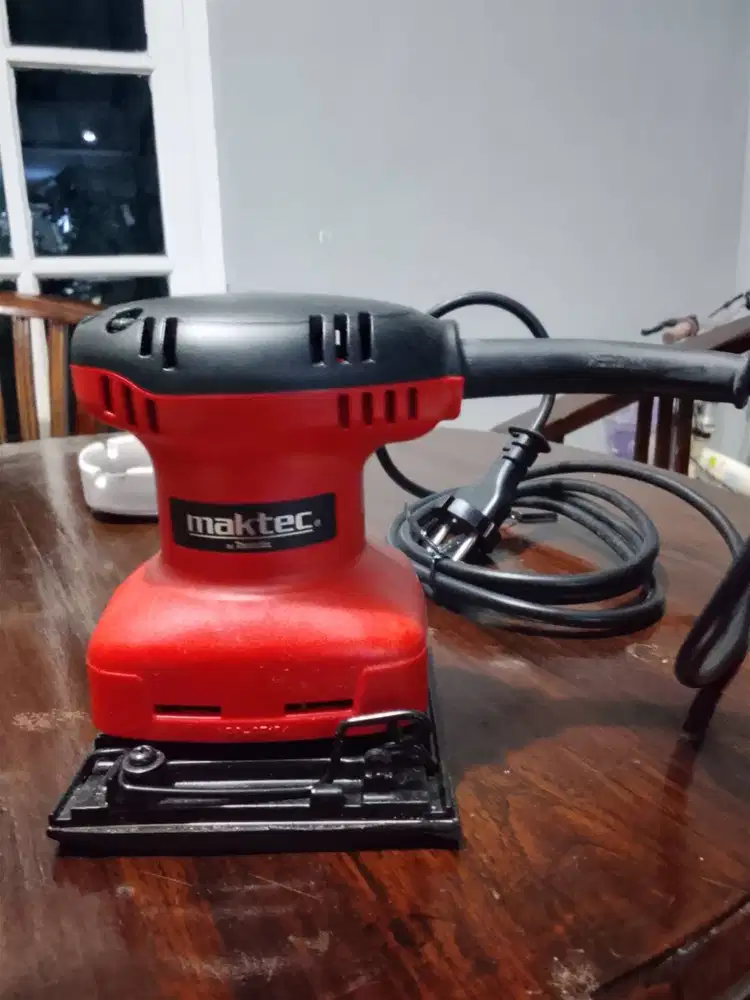 Mesin Amplas Maktec MT920 Makita