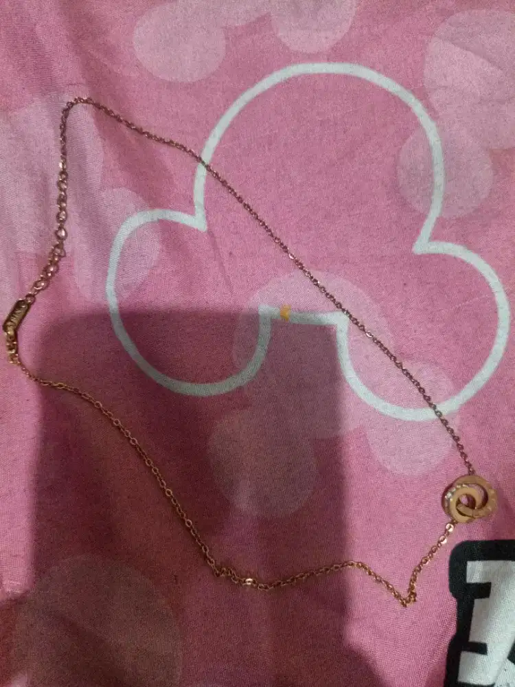 Kalung anakimitasi B