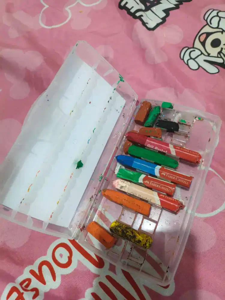 Crayon menggambar anak