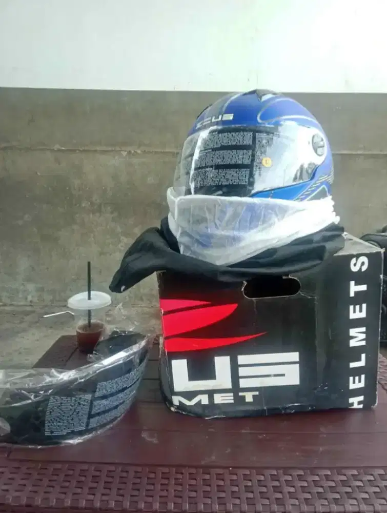 Dijual helm zeus 811 blue black