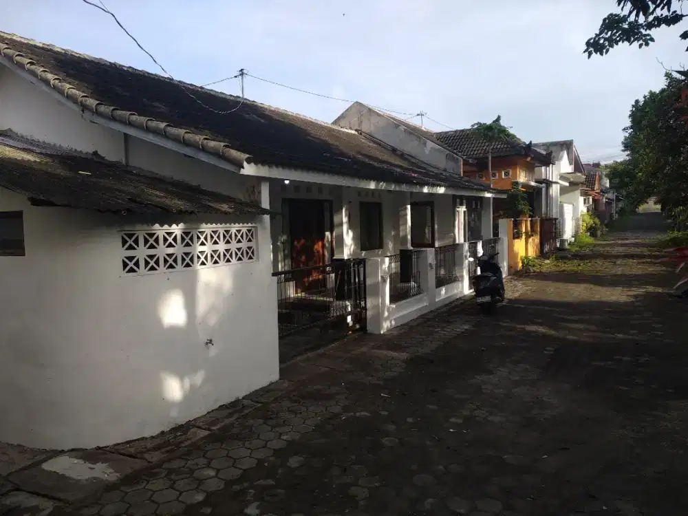 Rumah telah renovasi sedang
