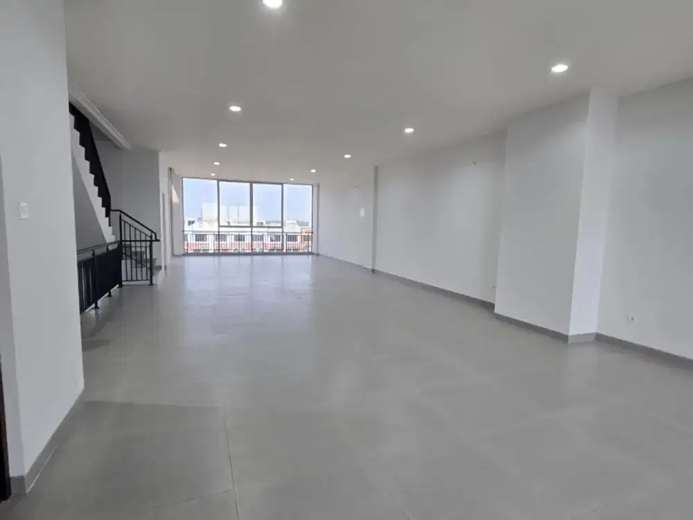 Soho Pasir Putih Manhattan PIK 2 View Laut Mangrove 8X21 Ada Lift 6 Lantai Ready