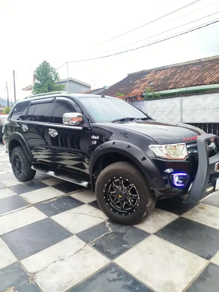 Mitsubishi Pajero sport exceed at matic 2014