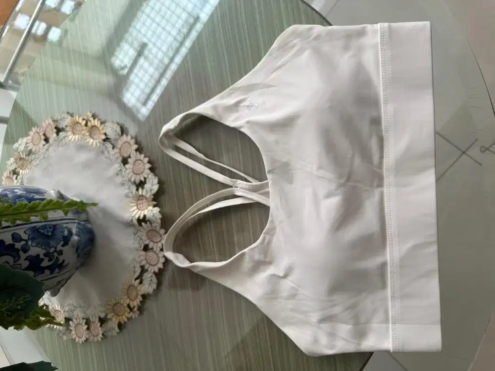 Sports bra putih white silang uk XL