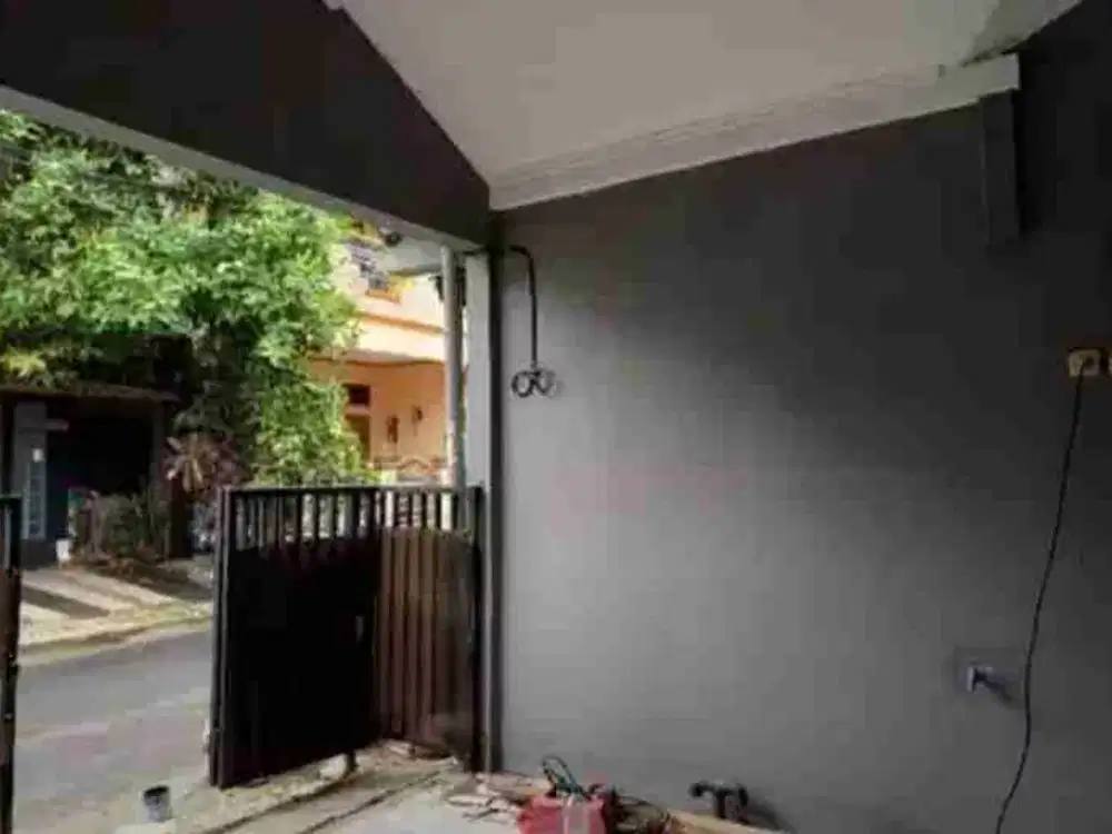 Disewakan 4 kamar 2 lantai Rumah di Griya Loka BSD