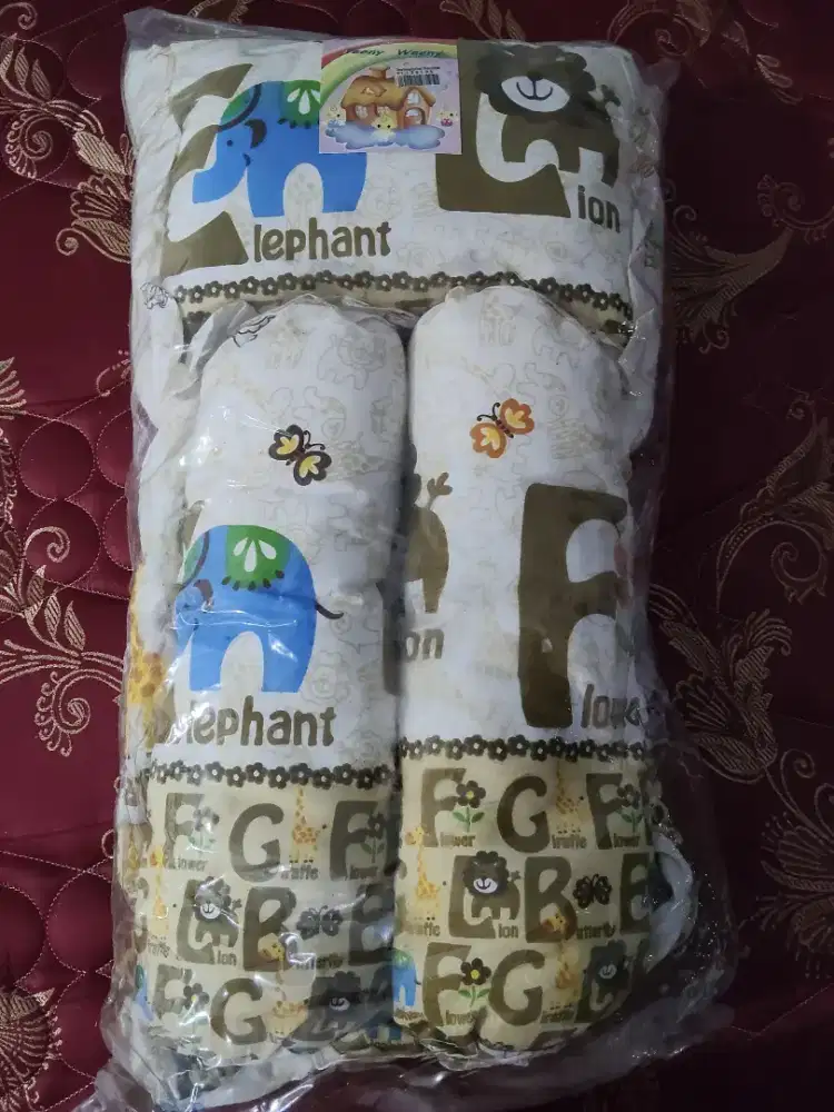 Teeny weeny bed cover 1pillow+2 bolster