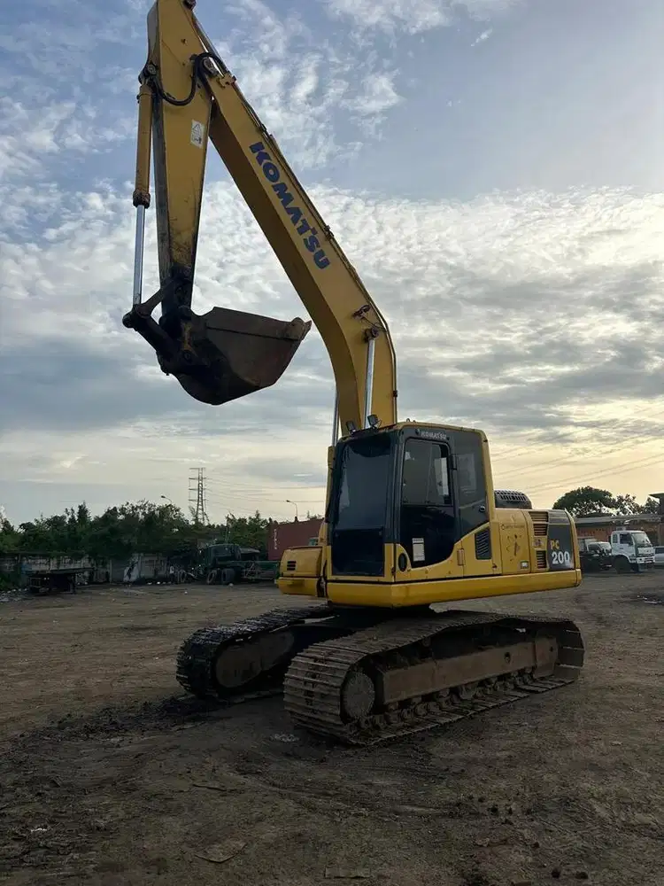 Di Jual Komatsu PC 200