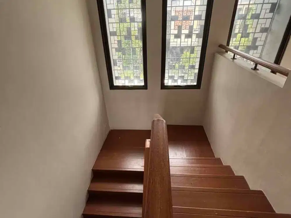 Dijual rumah siap huni di kawasan greenwich bsd