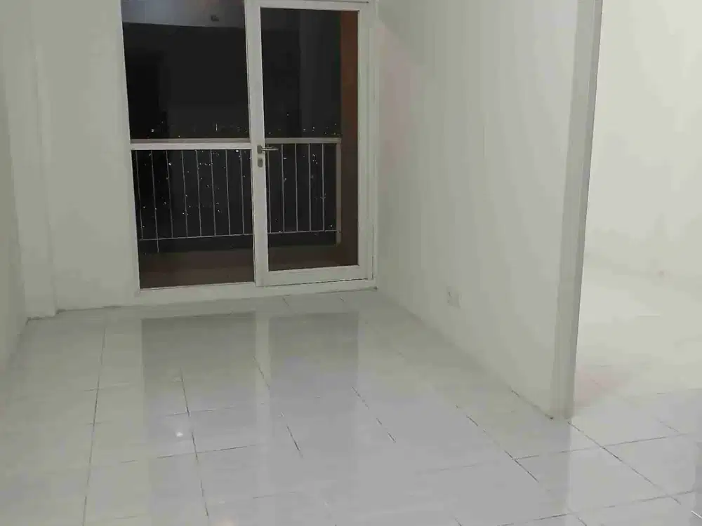 Disewakan Unit New Gress Apartemen Puncak Dharmahusada 2BR Kosongan