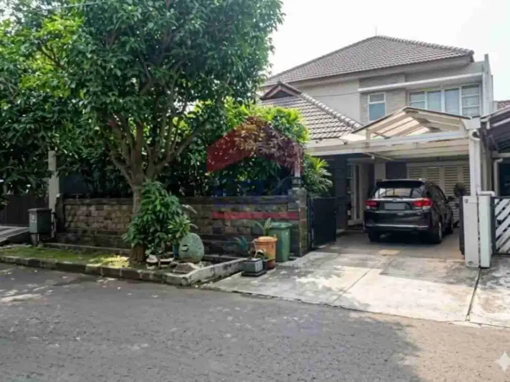 Rumah Mewah 2 Lantai di Lebak Bulus LT 300 m² Taman Luas Carport 2 Mobil
