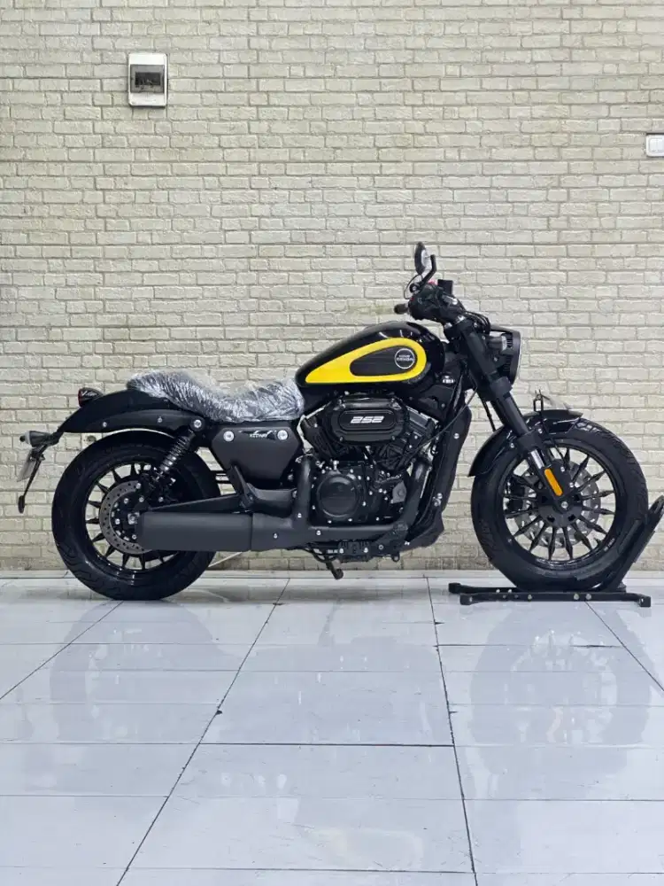 KEEWAY BENELLI BENDA V252C 2023 PMK 2024 - Chintia Mustika