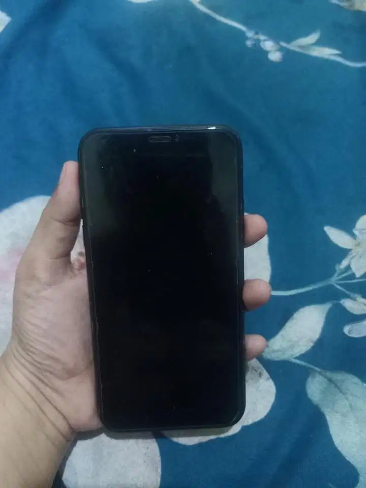 Iphone xr 64gb hitam