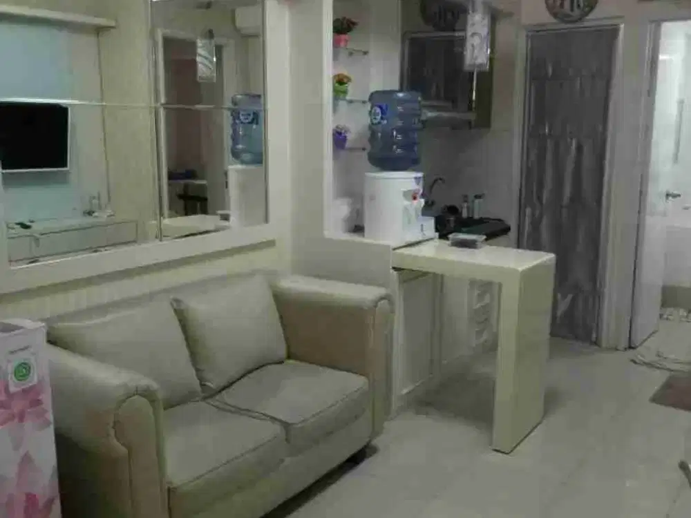 JUAL CEPAT 2BR FURNISHED (SHM) TOWER GERANIUM APARTEMEN BASSURA CITY