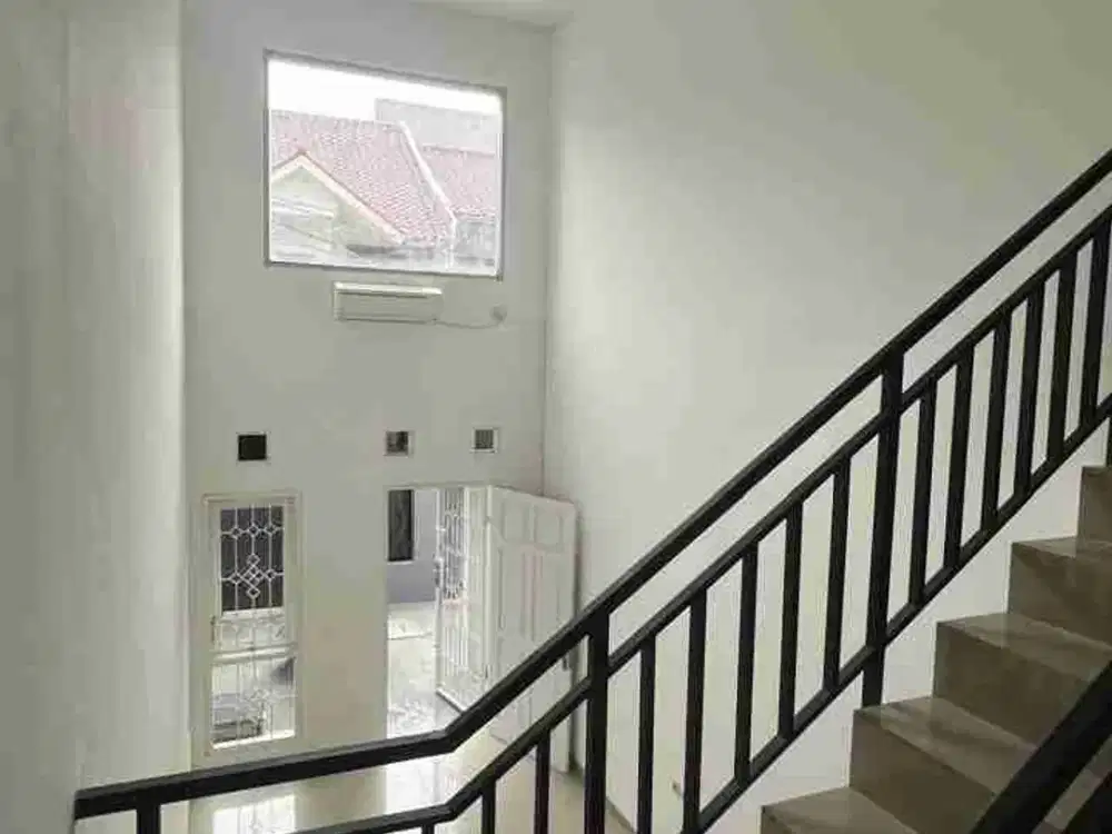 Disewakan rumah 2 lt,di Taman Tirta Sunter.Jak- Ut.