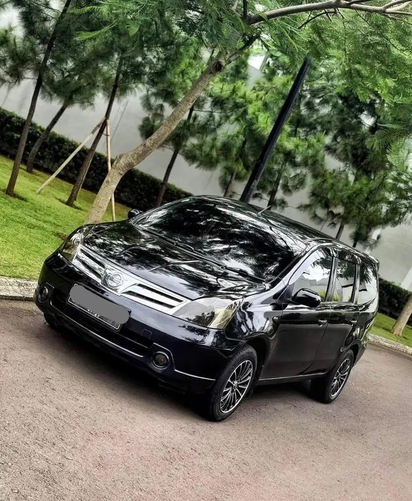 Nissan Grand Livina XV 1.5 AT