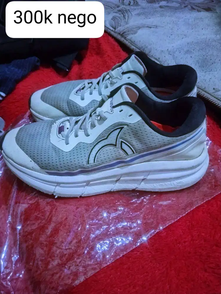 Sepatu Ortuseight baju kemeja