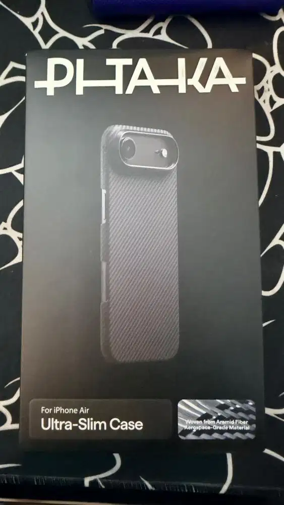 apple iphone 17 AIR PITAKA carbon