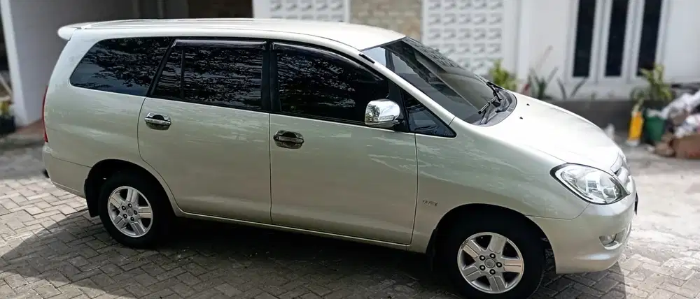 Toyota Kijang Innova 2008 Bensin