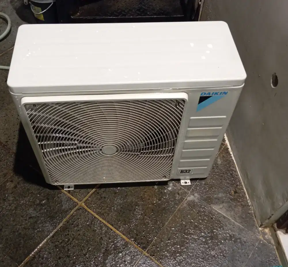 body outdoor Daikin Malaysia 1.5pk