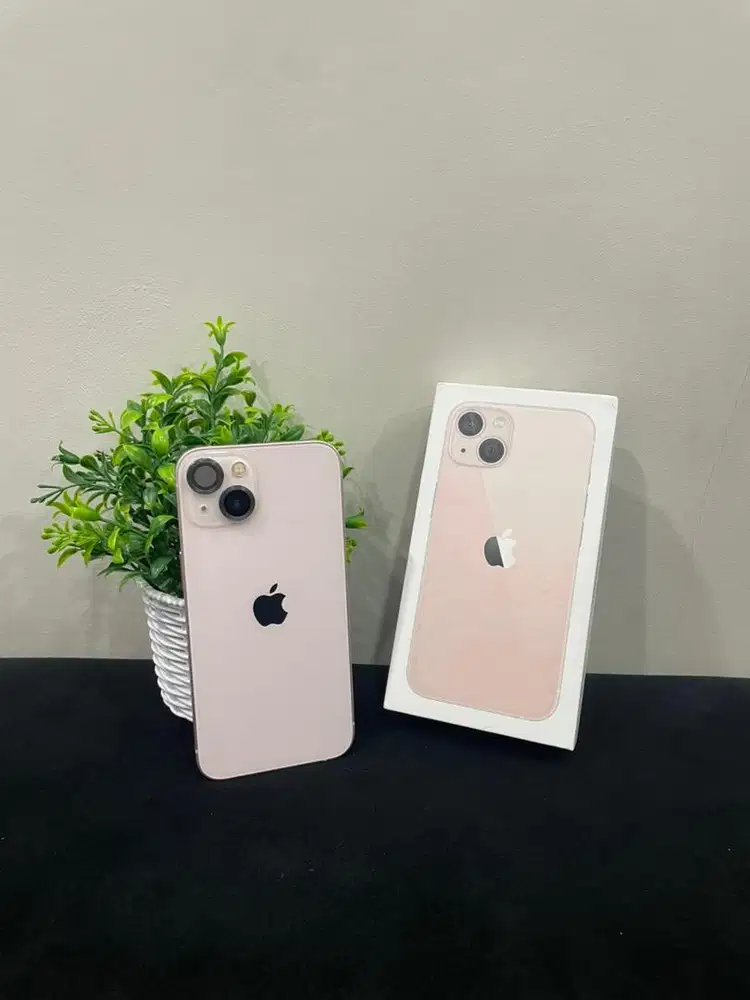 IPhone 13 256GB Pink mulus Fullset BH 93% Sinyal Permanent