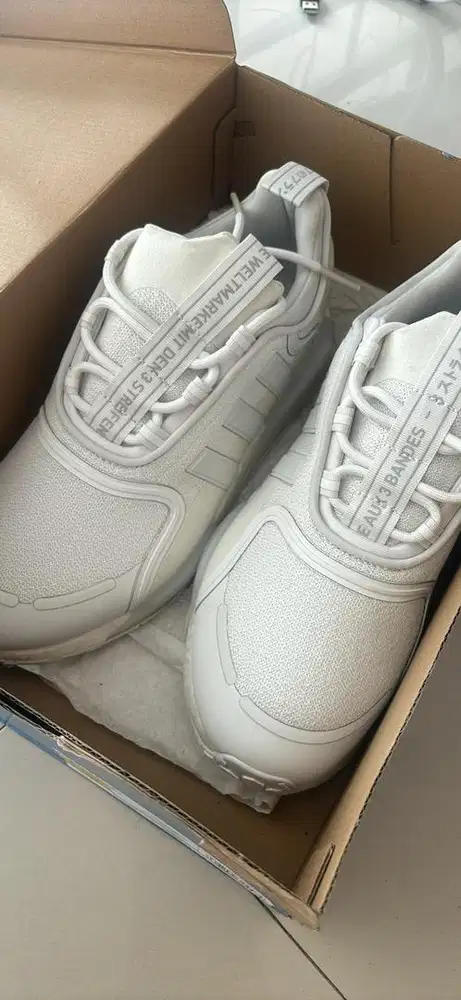 [BNIB] ADIDAS NMD R1 V3 Cloud White