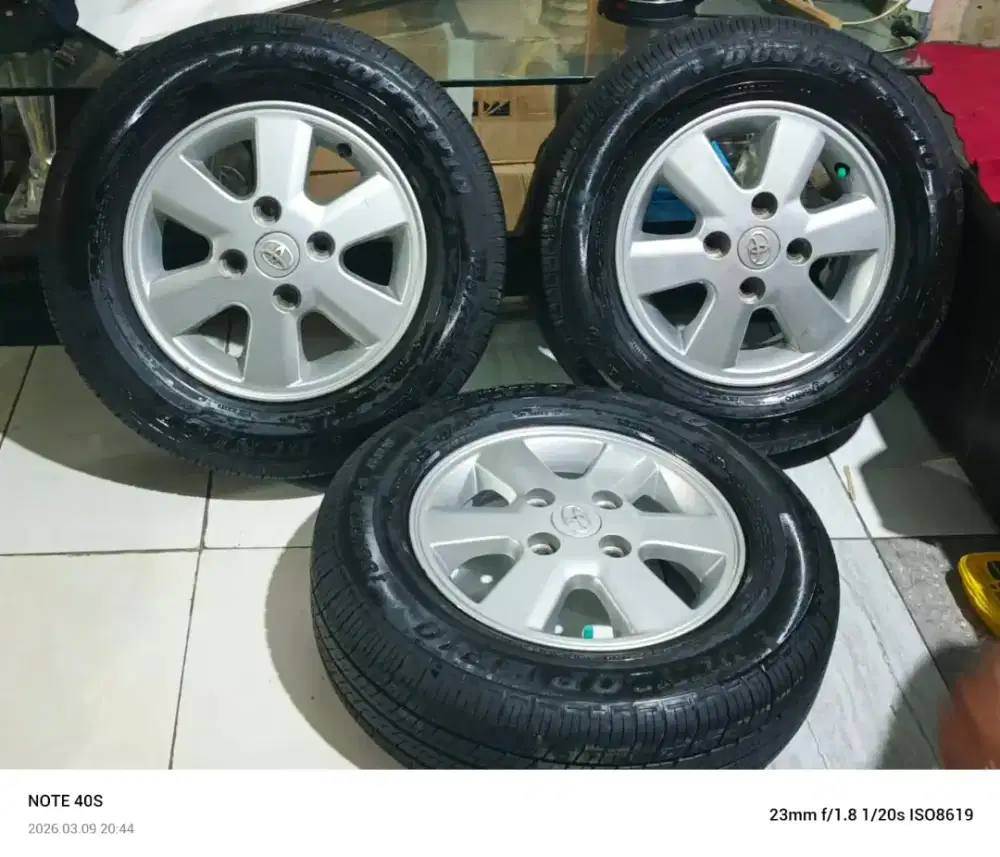 Velq dan ban avanza r14