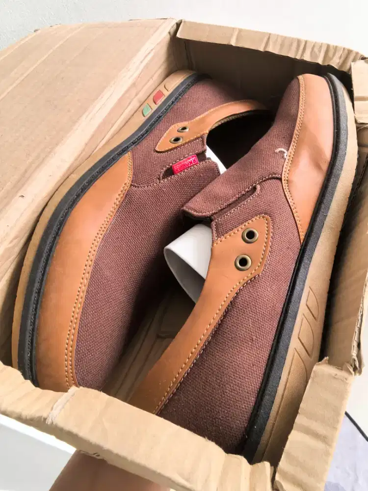 Sepatu Pria (FREE karena ga muat salah ukuran)