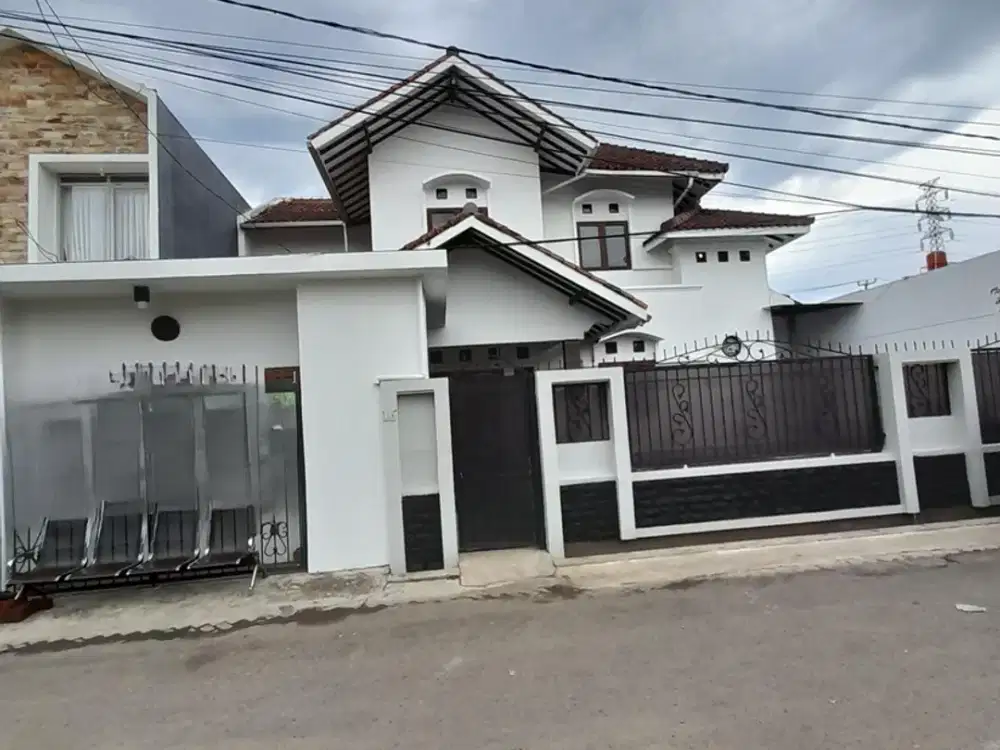 Rumah luas Di bawah Pasaran Di Cisaranten Bandung Kota