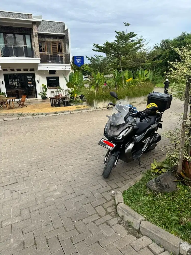 Dijual santai Honda Adv 150 th 2019 low Km (30k ongoing)