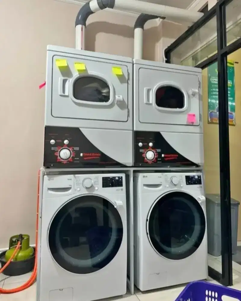 Jual cepat 2 pasang mesin laundry LG dan speed queen