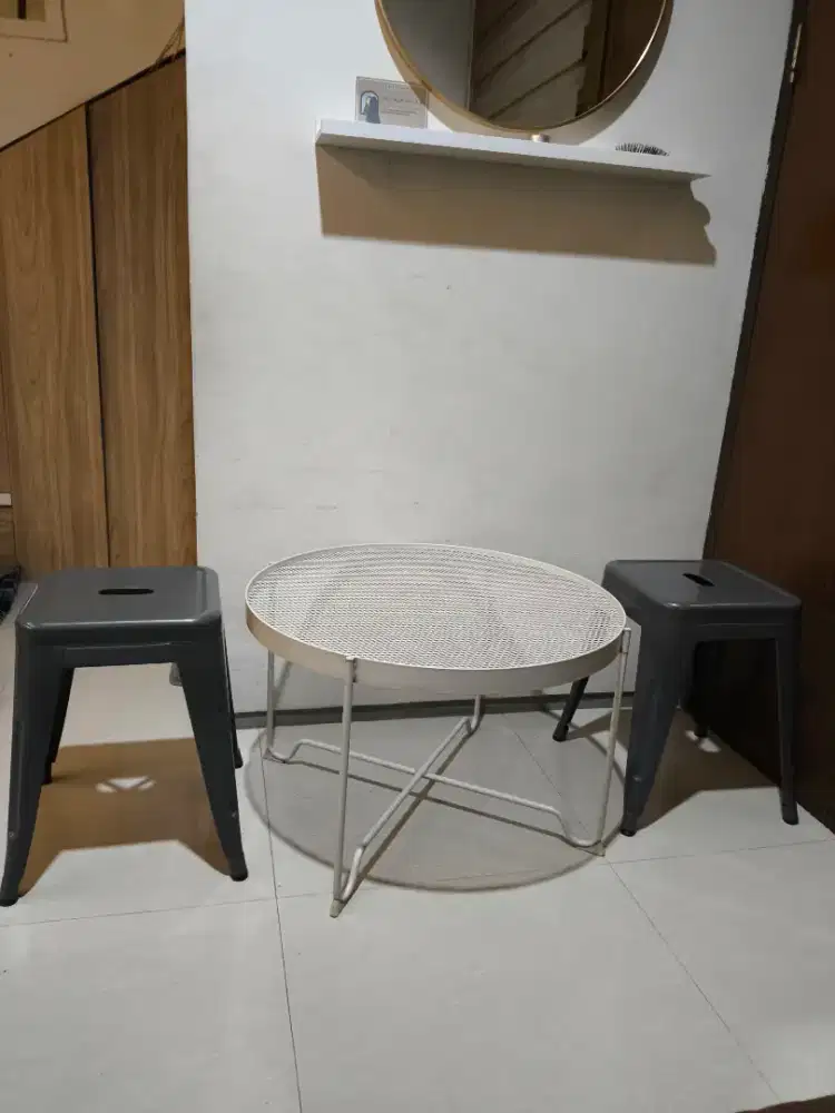 MEJA KROKHOLMEN IKEA  & 2 PCS BANGKU LONDONZ INFORMA PRELOVED