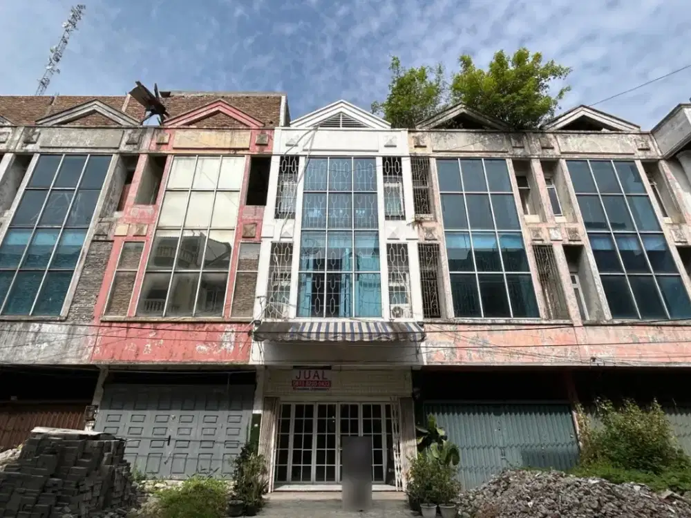 Ruko di jalan amir hamzah depan griyatur medan barat