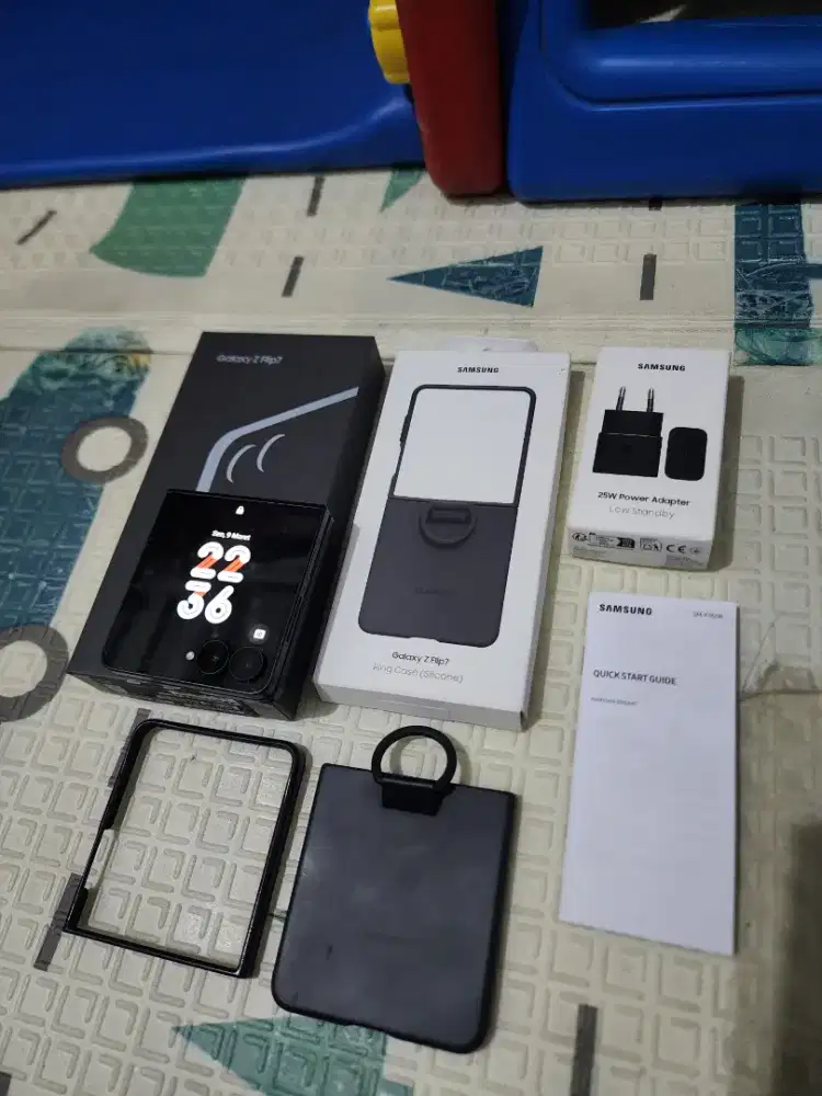 Samsung Galaxy Z Flip 7 Jet Black 12/256GB Garansi On SEIN Resmi