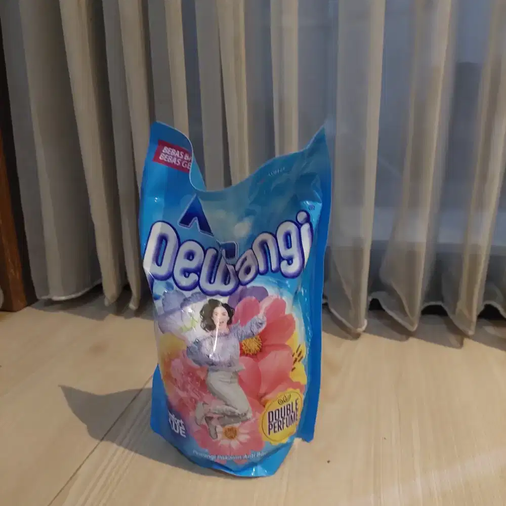 Pewangi pakaian baru