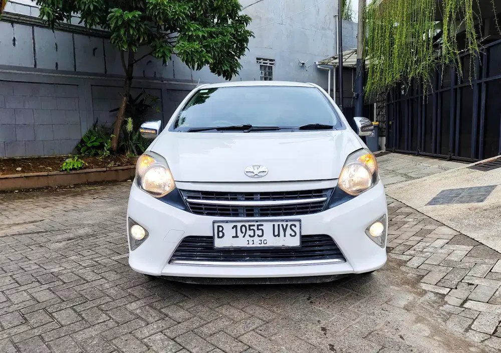 AGYA G Automatic THN 2015 Tangan 1